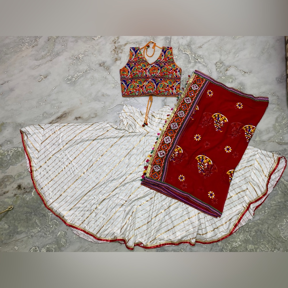 Indian Ethnic Wear - Traditional Chaniya Choli For Navratri - Gamthi mirror work